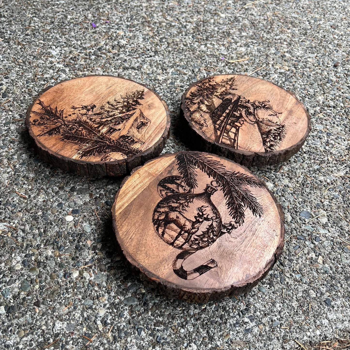 8.5" Christmas Trivets